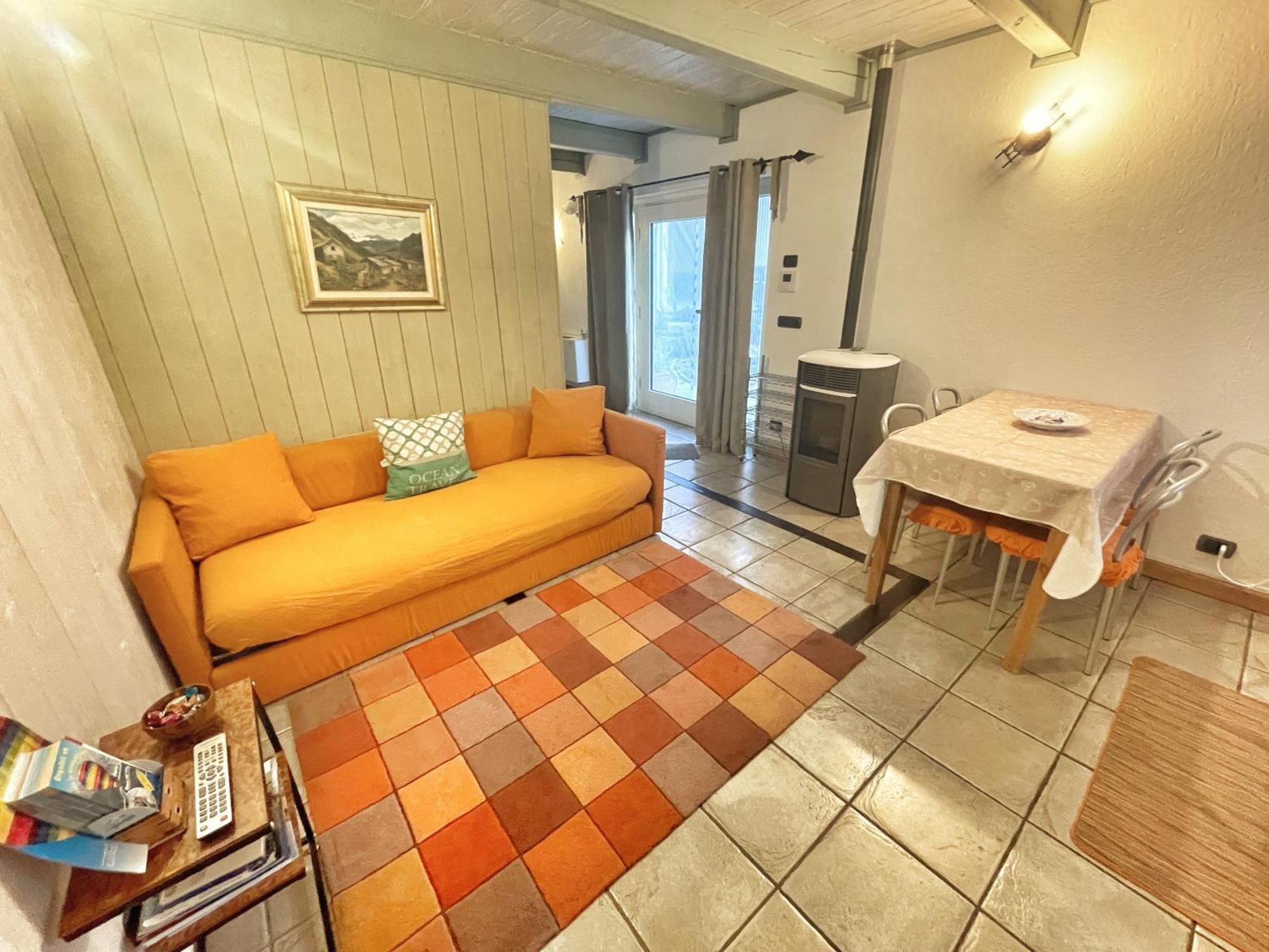 Apartament La Casina Di Oscar Ad Ao V Combe Vda Quart 0014 E 00I6 Zewnętrze zdjęcie